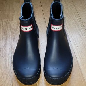 Like NEW Hunter Navy Blue Ankle.Rain Boot